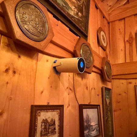 Dragon House In The Tree! Jacuzzi, Sauna ,Cinema,Heated Lici  Екстер'єр фото